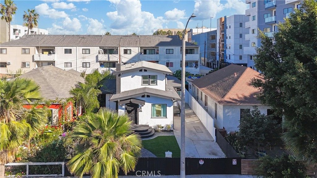 Photo of 1148 Locust Avenue, Long Beach, CA 90813 (MLS # DW26055864)