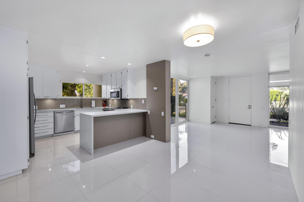 Palm Springs C.C. - Residential Lease