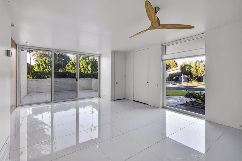 Palm Springs C.C. - Residential Lease