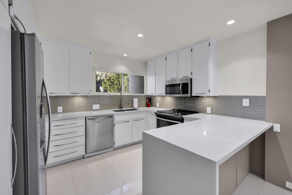 Palm Springs C.C. - Residential Lease