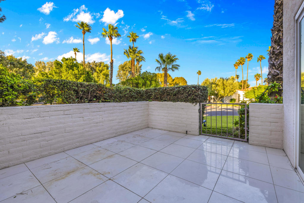 Palm Springs C.C. - Residential Lease