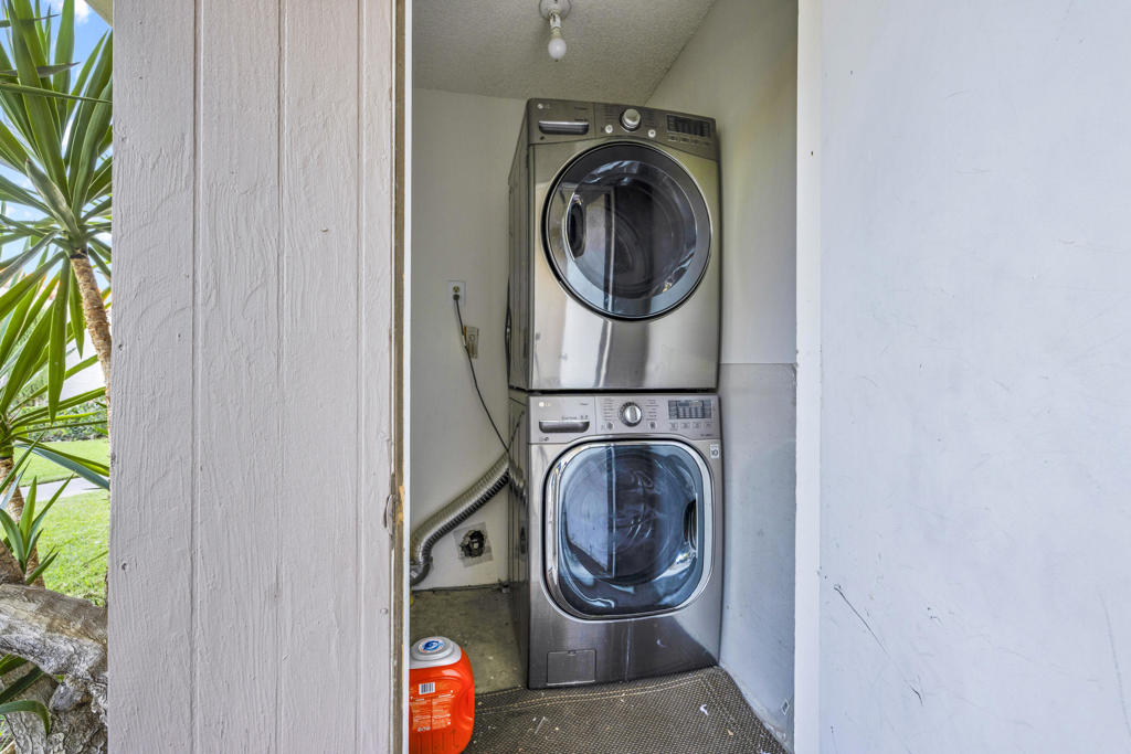 Palm Springs C.C. - Residential Lease