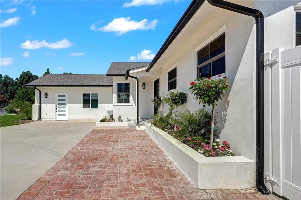 7746 Sunnybrae