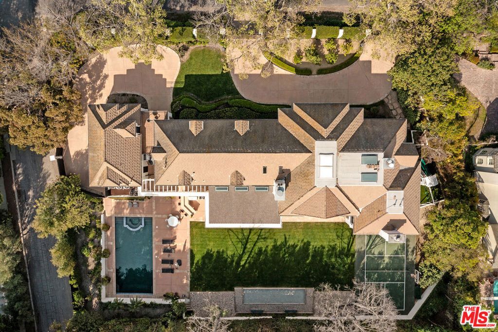 listing image 130721353025763899454
