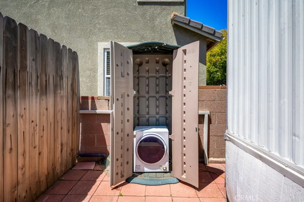 Torrance, California 90503, United States, 2 Bedrooms Bedrooms, ,1 BathroomBathrooms,Residential,Active,128507