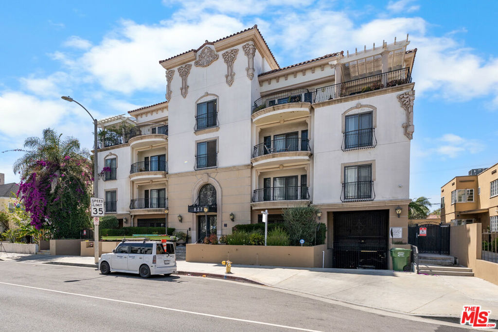 837 Crenshaw Boulevard 301