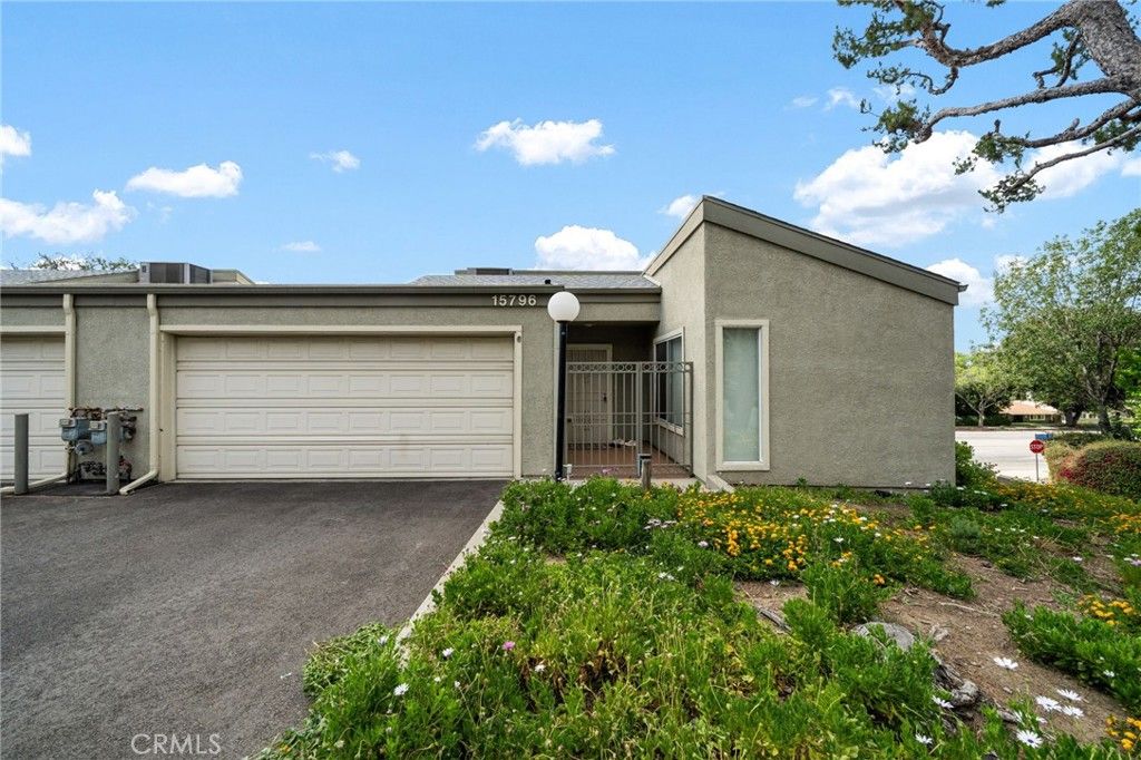 Photo of 15796 Midwood Drive #6, Granada Hills, CA 91344 (MLS # SR25100726)