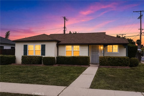 Photo of 7002 Aura AVE, Reseda, CA 91335 (MLS # SR26145589)