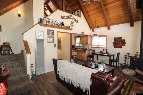 Photo of 771 Victoria Lane, Sugarloaf, CA 92386 (MLS # 219139017PS)