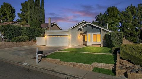 Photo of 22945 Magnolia Glen Drive, Valencia, CA 91354 (MLS # PTP2601352)