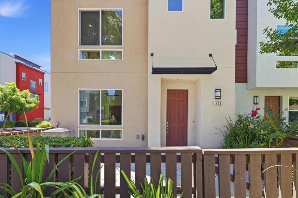 502 Ellicott Loop