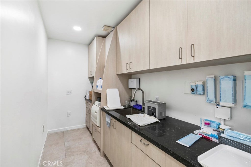 122 Agate, Newport Beach CA 92662 - Photo 12