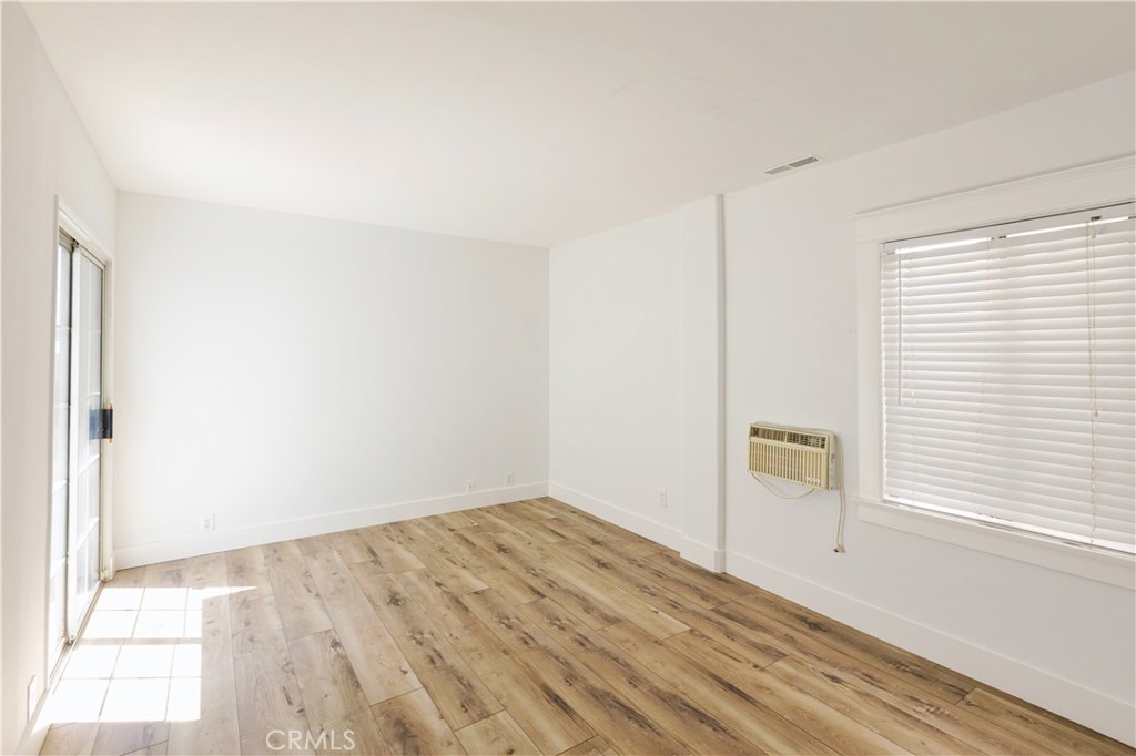 229 La Verne