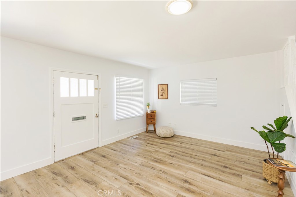 229 La Verne