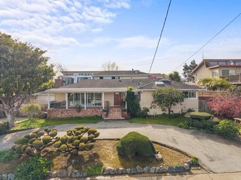 Photo of 2725 Belmont Canyon Rd, Belmont, CA 94002 (MLS # ML82041180)