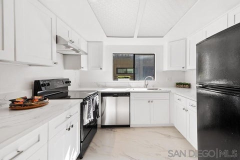 Photo of 5170 Blvd #9, San Diego, CA 92117 (MLS # 260020313SD)