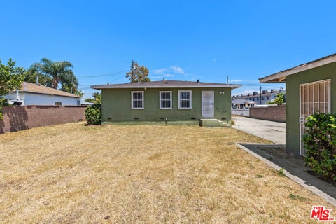 Tiny photo for 10917 S Osage Avenue, Inglewood, CA 90304 (MLS # 26850657)