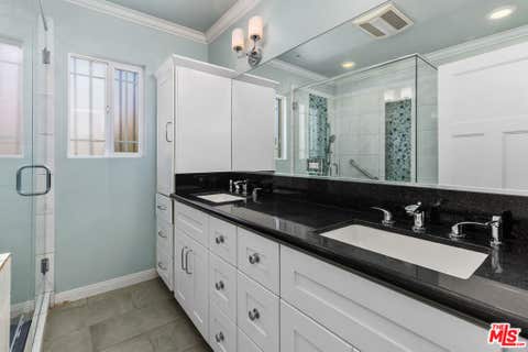 Tiny photo for 10917 S Osage Avenue, Inglewood, CA 90304 (MLS # 26850657)