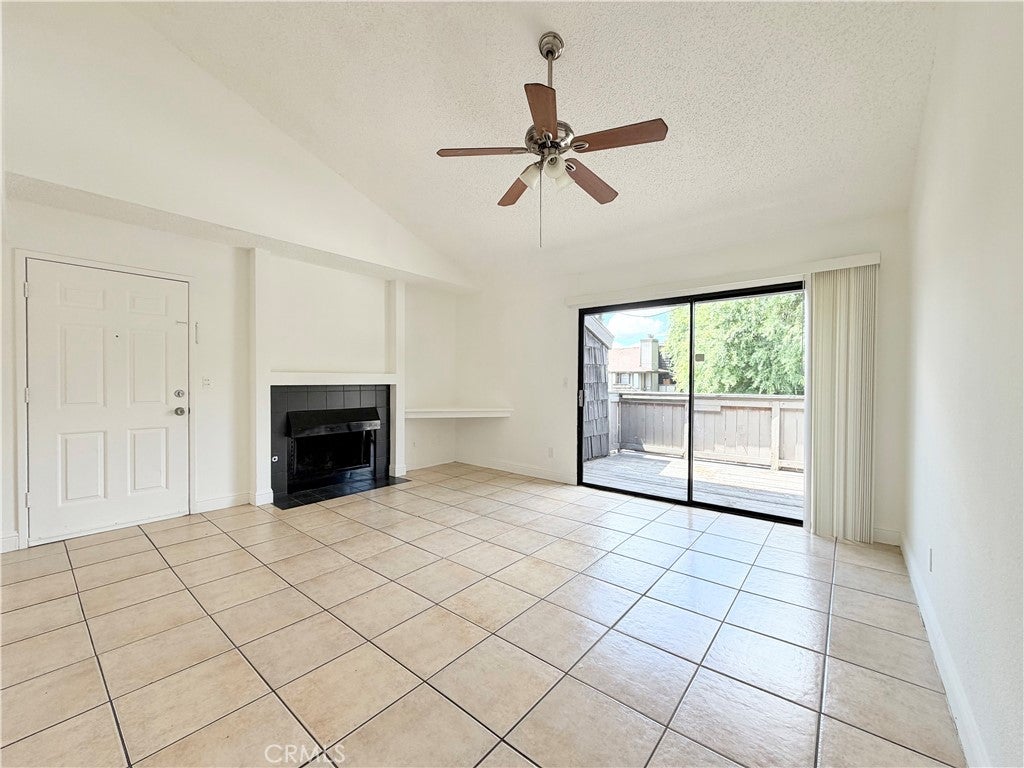 1190 S Winery Avenue 289