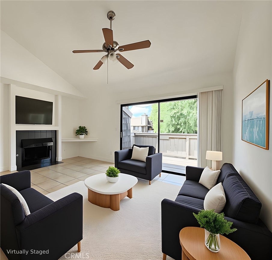 1190 S Winery Avenue 289