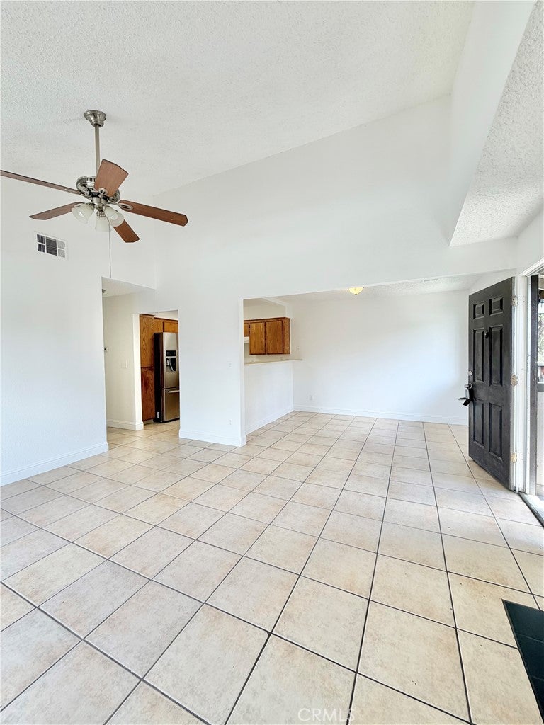 1190 S Winery Avenue 289