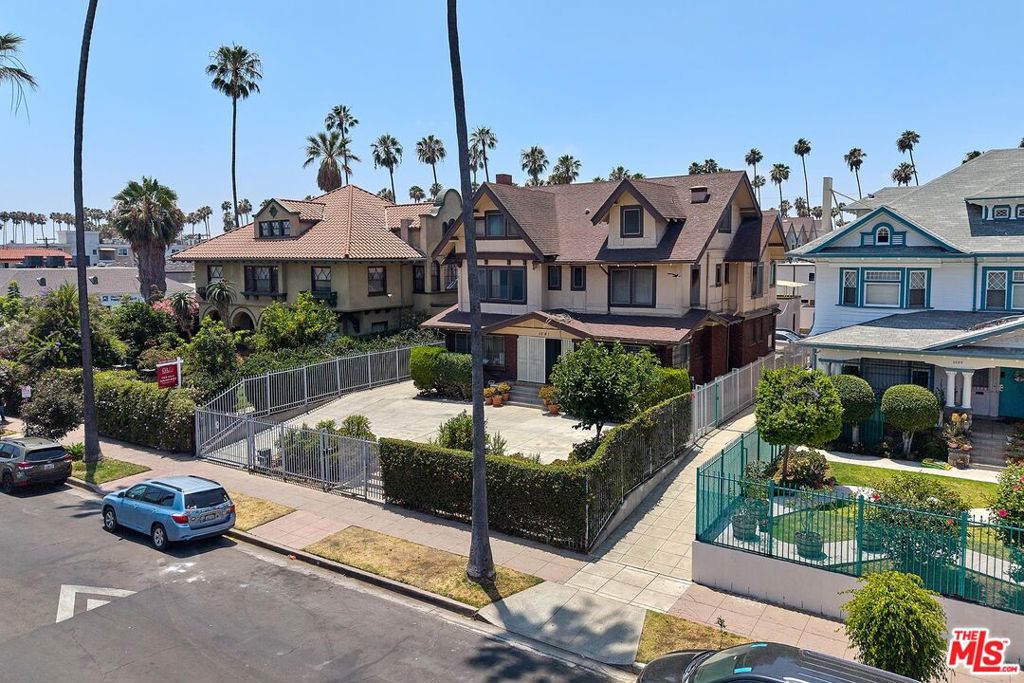 1041 Elden Avenue