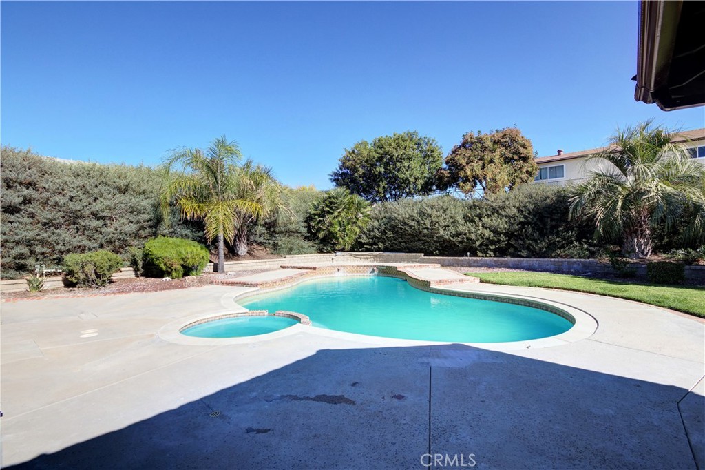 Custom Homes (VALN) (CVALN) - Residential Lease