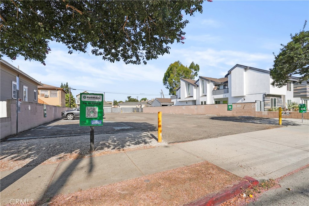 846 N Van Ness Avenue