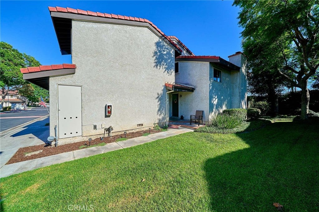 11832 Los Alisos Circle