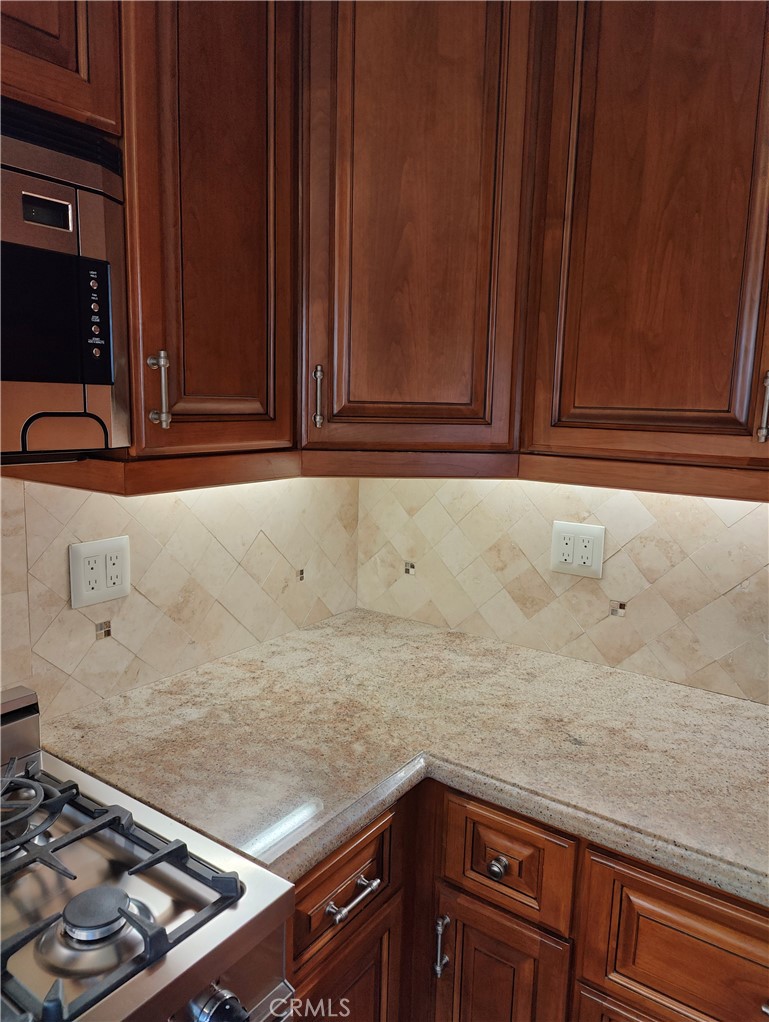 Properties 4 21820 Marylee Street 222