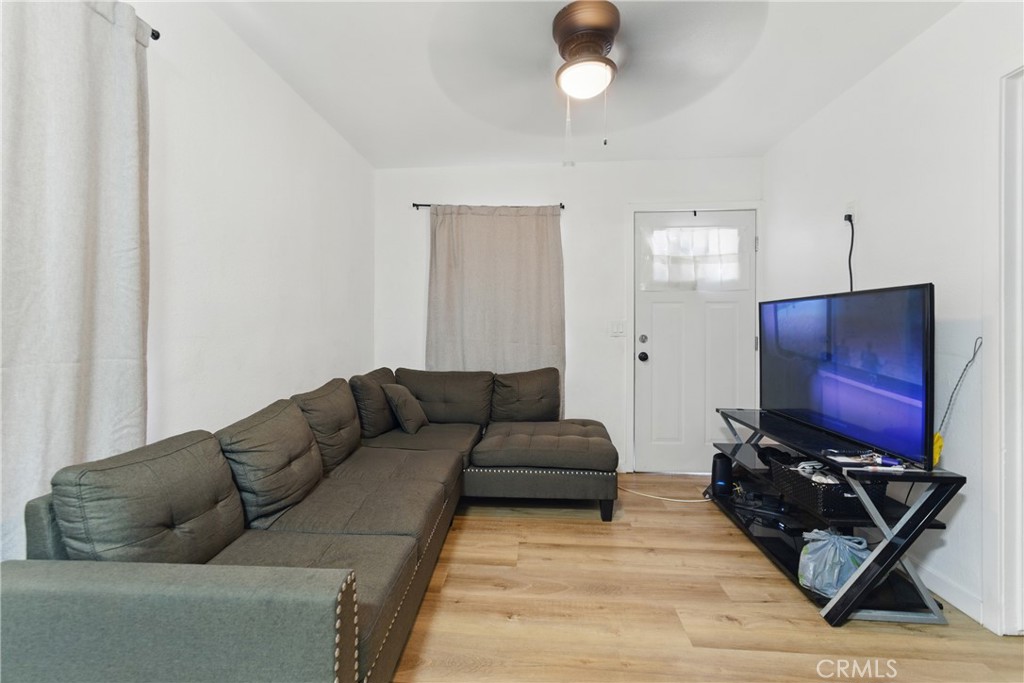 16313 Hunsaker Avenue