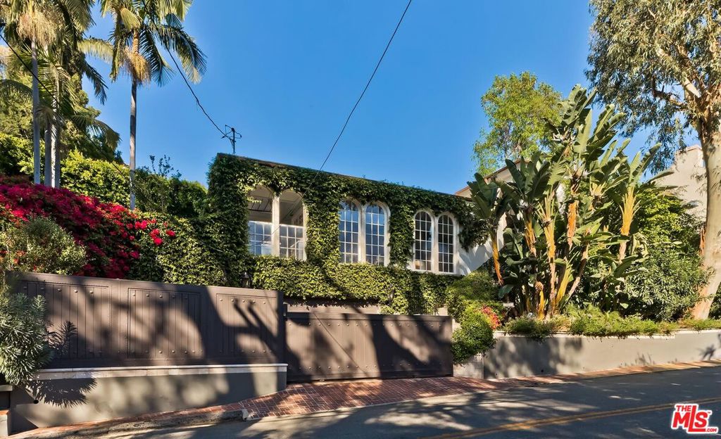 2806 Nichols Canyon Road