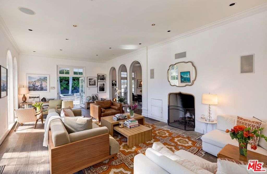 2806 Nichols Canyon Road