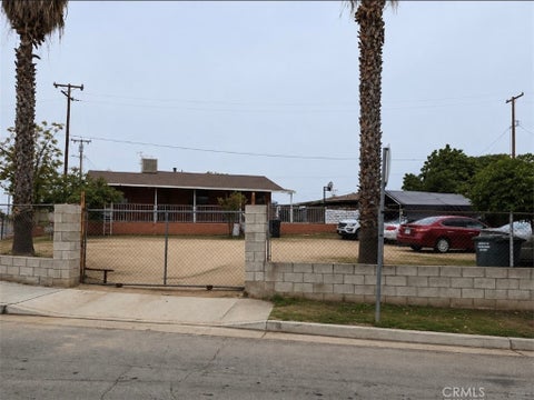 Photo of 2004 Virginia ST, Bakersfield, CA 93305 (MLS # PW26192526)