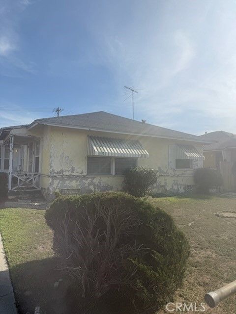 Photo of 13502 S San Pedro St, Los Angeles, CA 90061 (MLS # PW25266412)