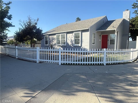 Photo of 16901 Covello ST, Van Nuys, CA 91406 (MLS # GD26227860)