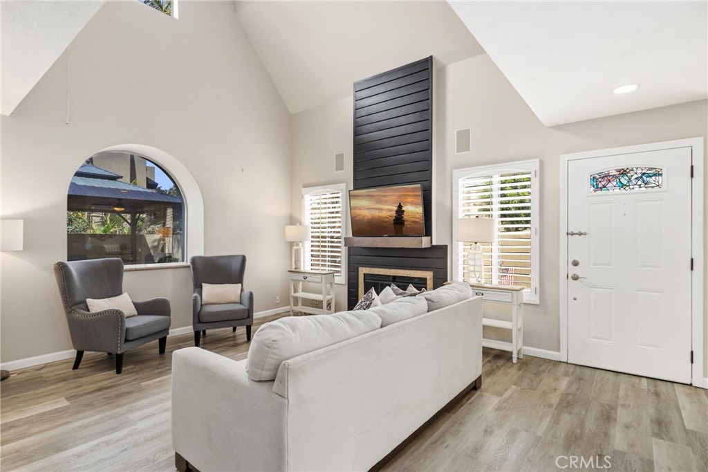 27841 Persimmon 44