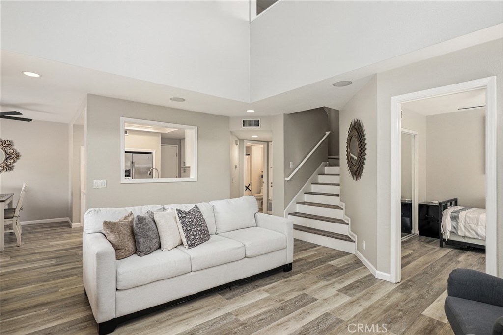 27841 Persimmon 44