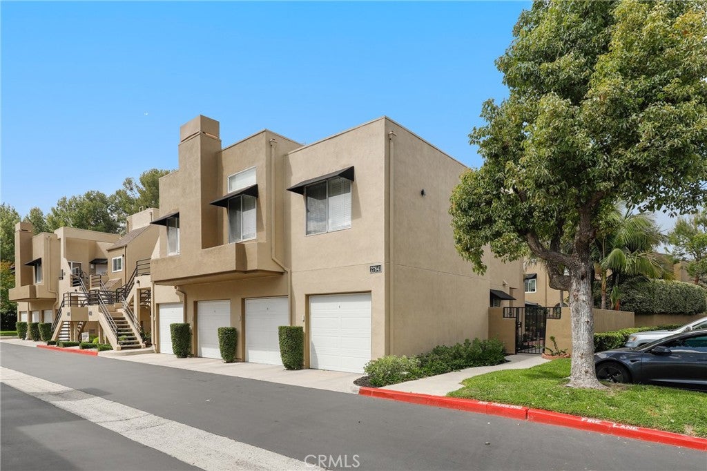 27841 Persimmon
