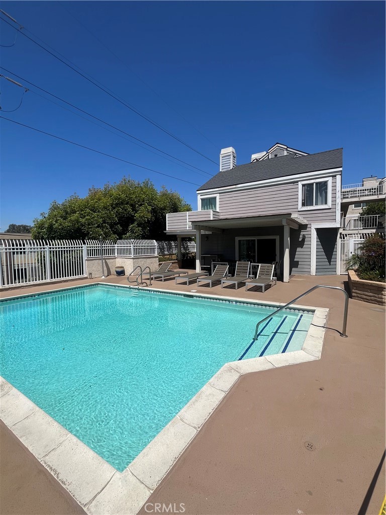 628 Daisy Avenue 222
