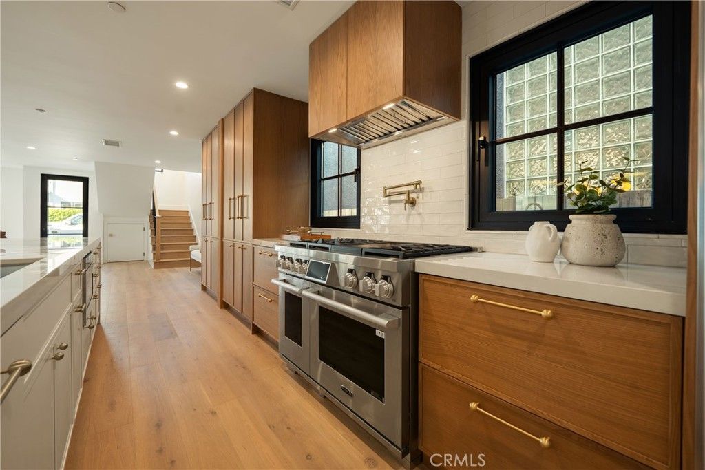 Photo of 214 Abalone Avenue, Newport Beach, CA 92662 (MLS # LG26025367)