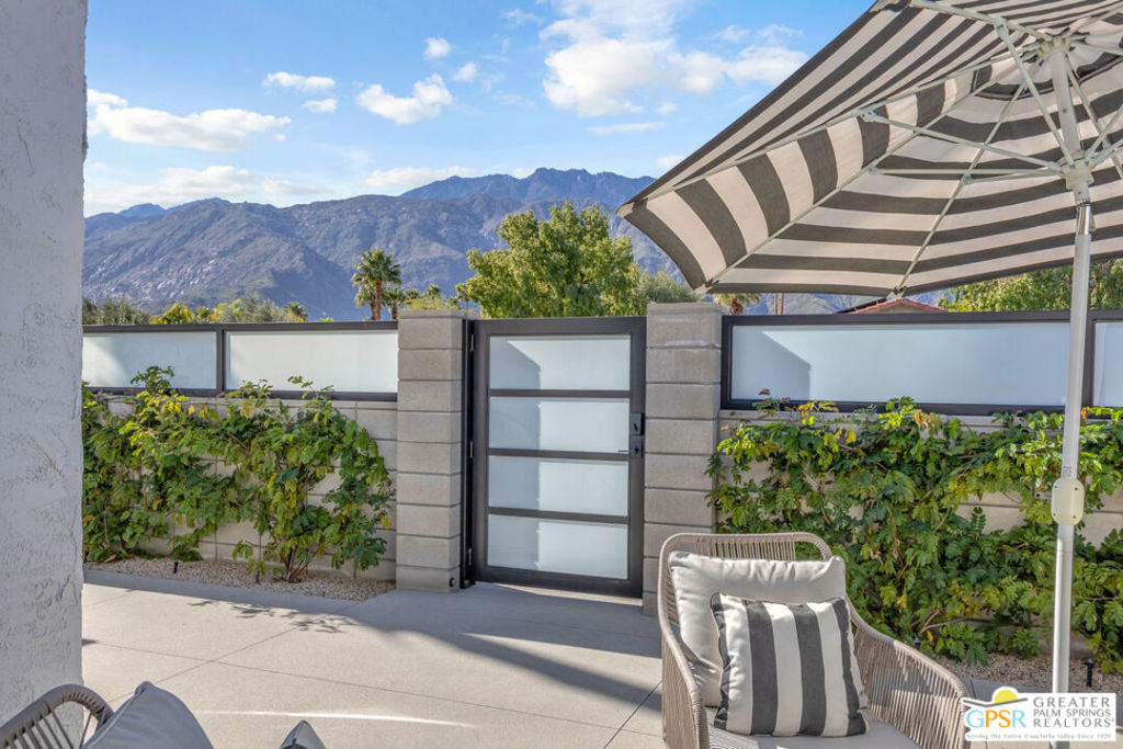 1806 N Hermosa Drive