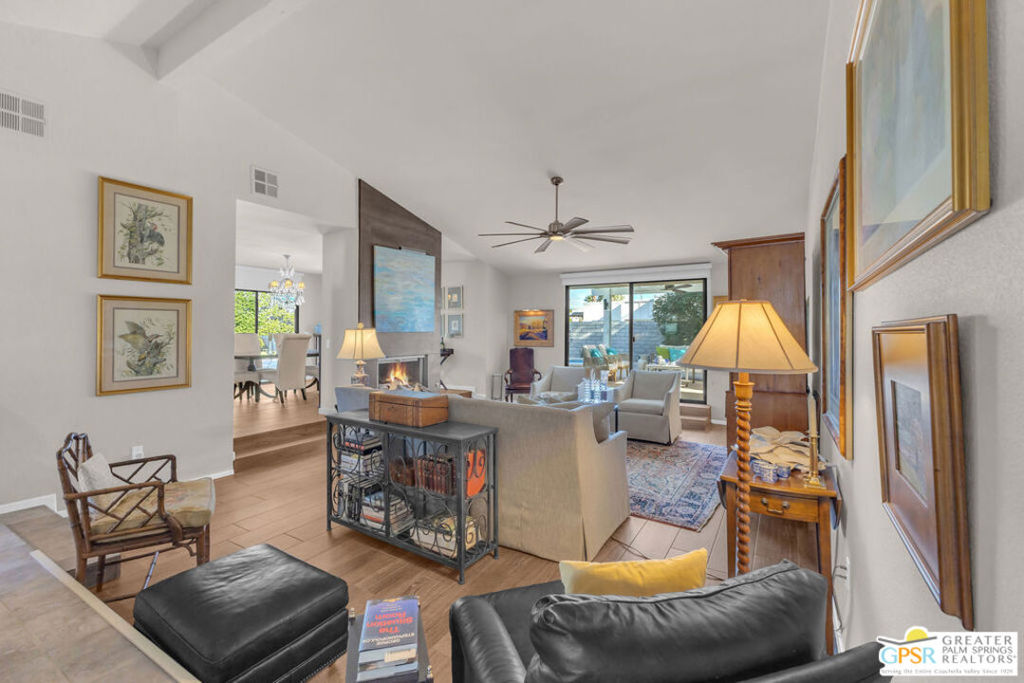 1806 N Hermosa Drive