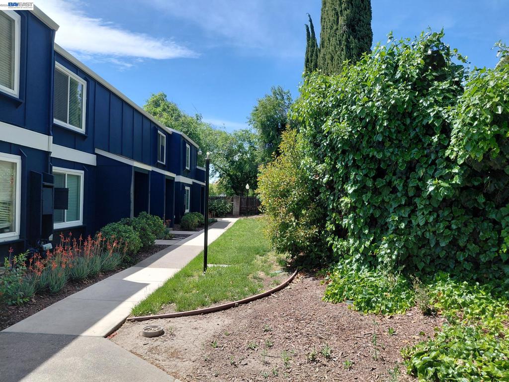 9 El Capitan Ln