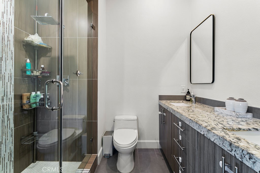 La Vista (LVIS) - Residential Lease