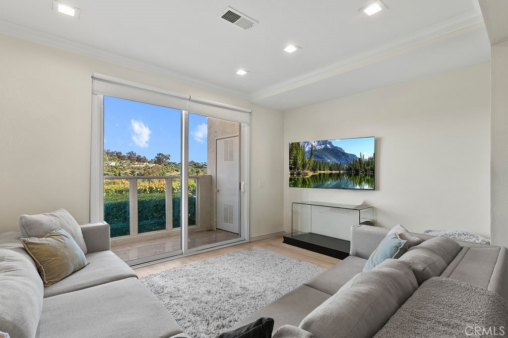 La Vista (LVIS) - Residential Lease