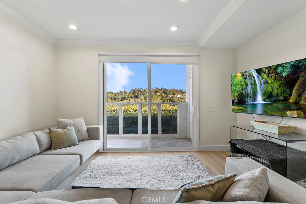 La Vista (LVIS) - Residential Lease