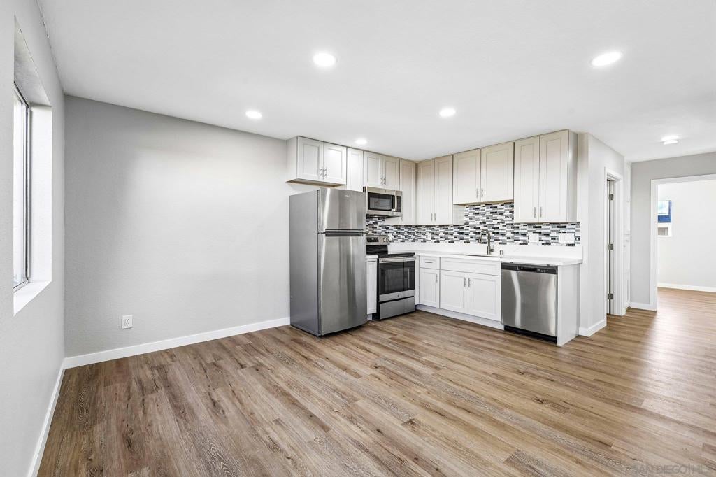 1274 Holly Ave.