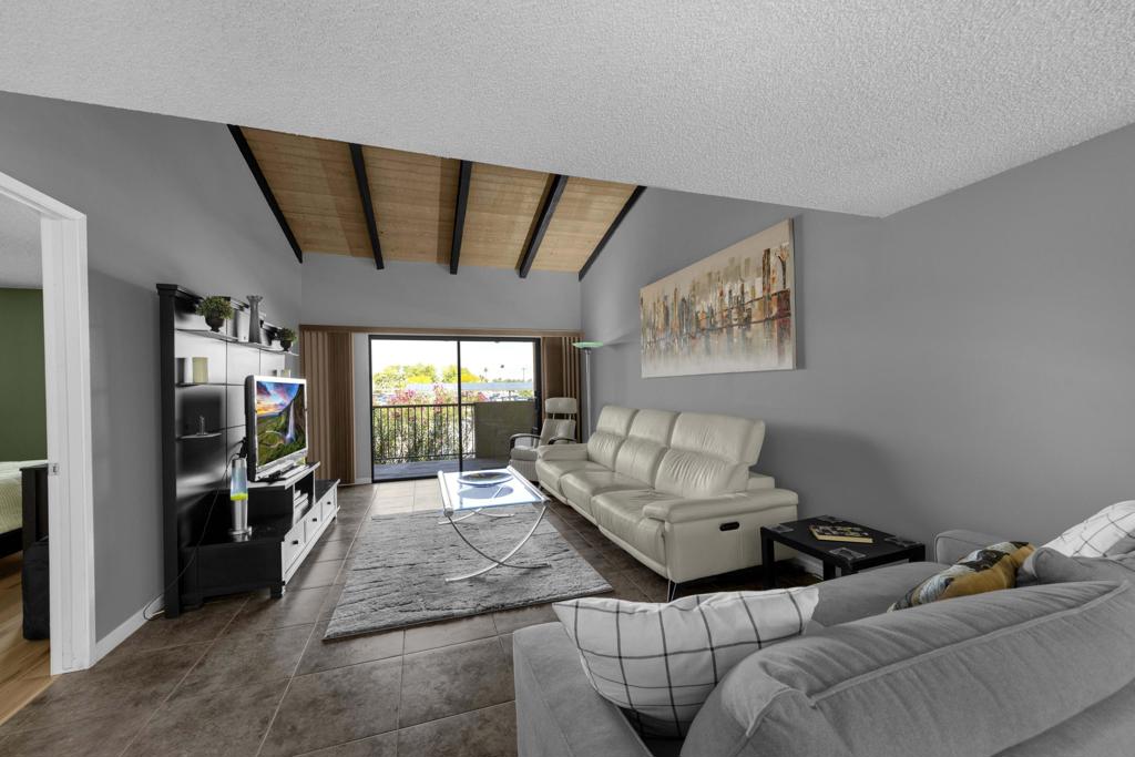 1409 N Sunrise Way 55