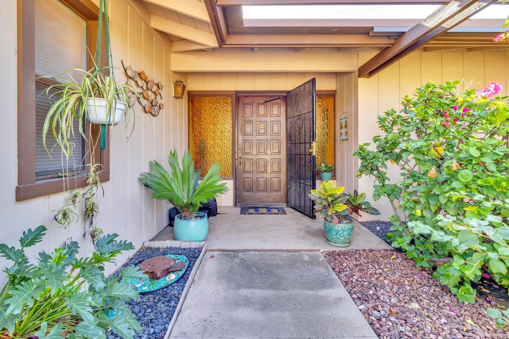 2542 Los Cerritos Lane